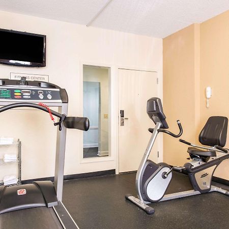 Quality Inn & Suites Near The Theme Parks Орландо Екстериор снимка