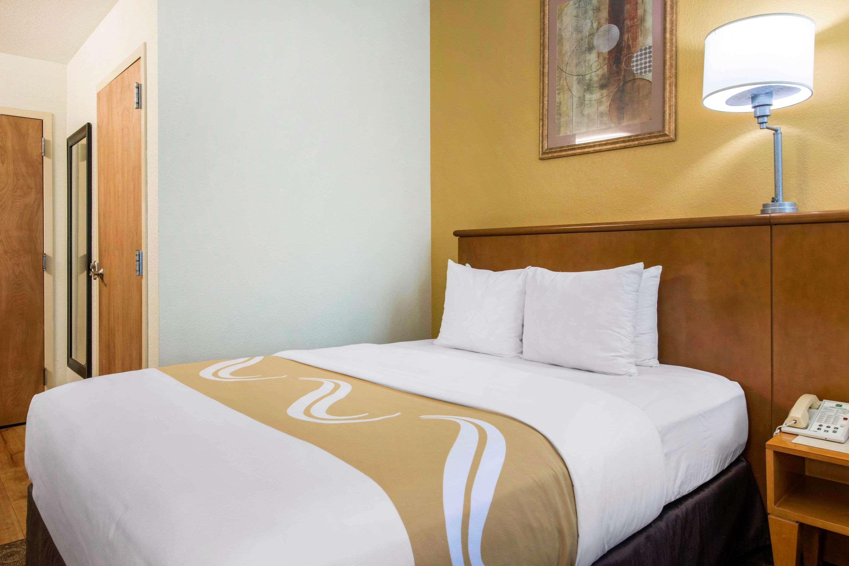 Quality Inn & Suites Near The Theme Parks Орландо Екстериор снимка