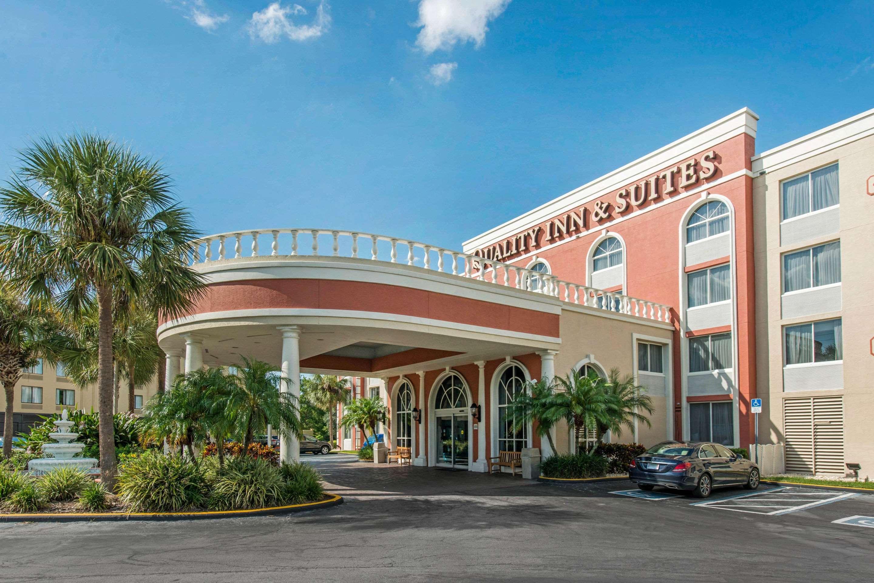 Quality Inn & Suites Near The Theme Parks Орландо Екстериор снимка