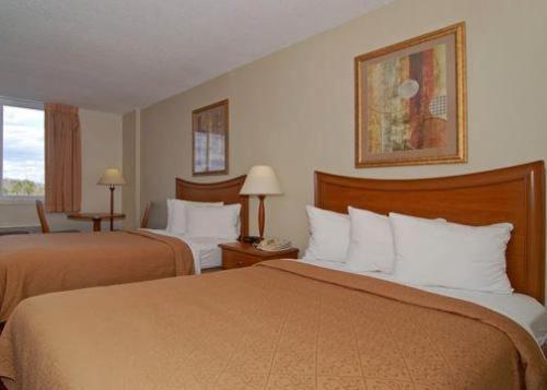 Quality Inn & Suites Near The Theme Parks Орландо Стая снимка