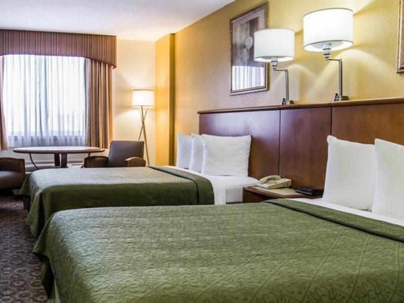 Quality Inn & Suites Near The Theme Parks Орландо Екстериор снимка