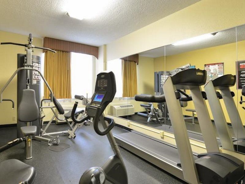 Quality Inn & Suites Near The Theme Parks Орландо Екстериор снимка